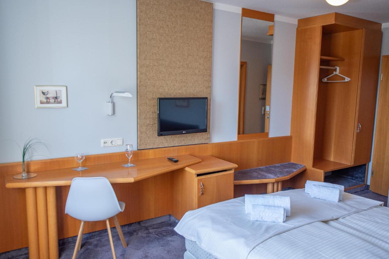 Hotel Lachnerhof Erlangen Bagian luar foto
